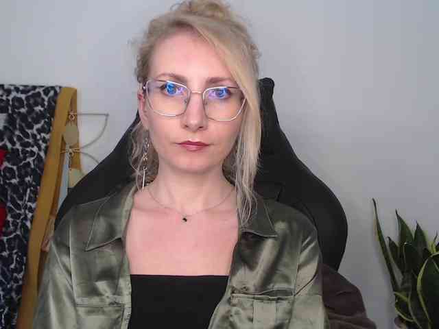 CinderellaMoon webcam