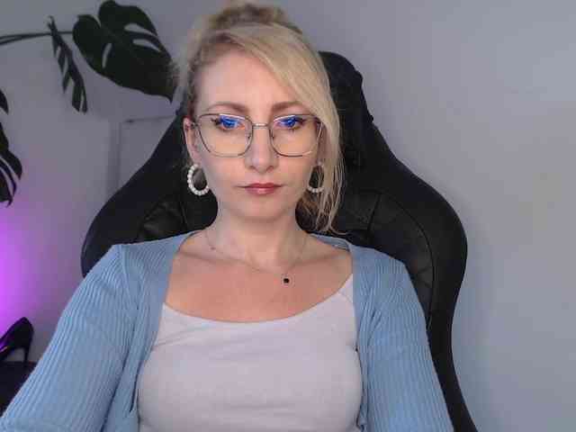 CinderellaMoon webcam