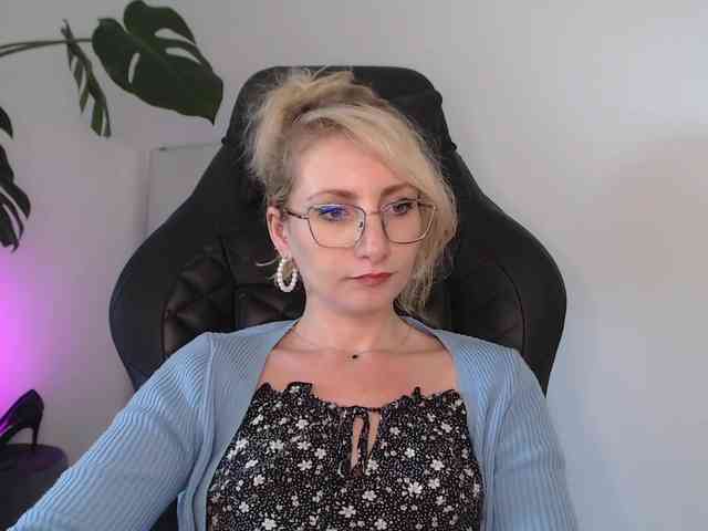 CinderellaMoon webcam