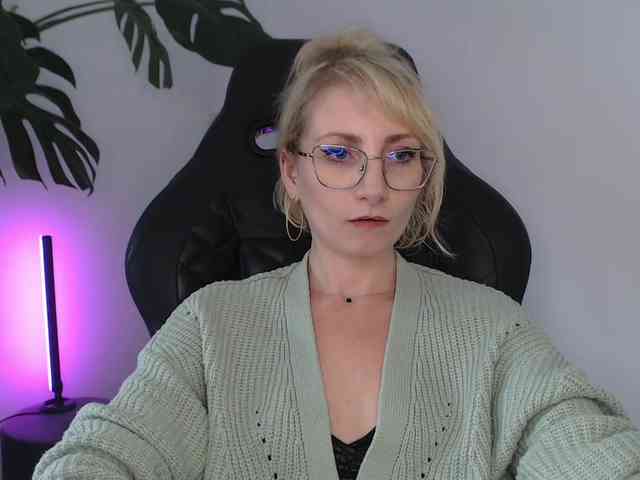 CinderellaMoon webcam