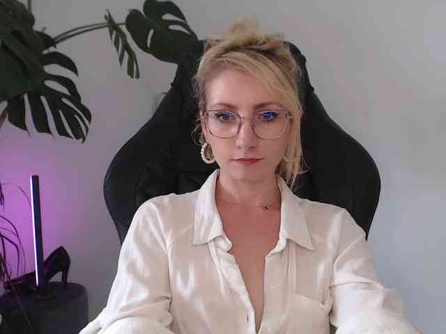 CinderellaMoon webcam