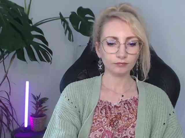 CinderellaMoon webcam