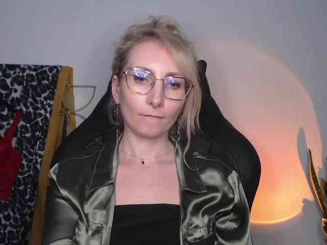 CinderellaMoon webcam