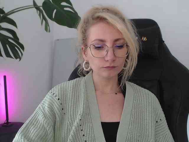 CinderellaMoon webcam