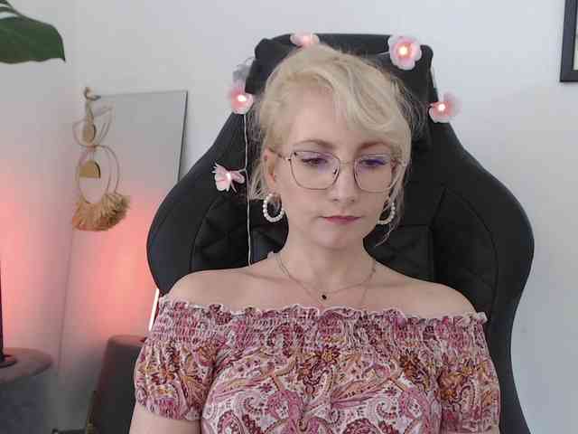 CinderellaMoon webcam