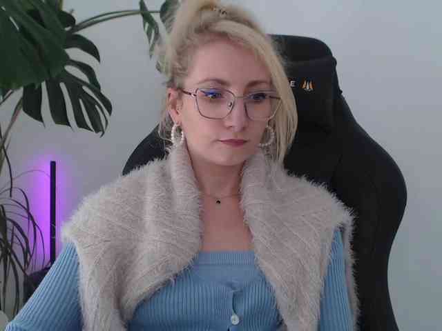CinderellaMoon webcam