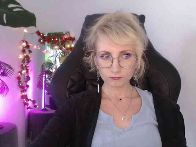 CinderellaMoon webcam