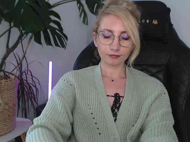 CinderellaMoon webcam