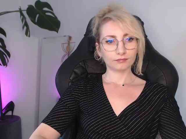 CinderellaMoon webcam