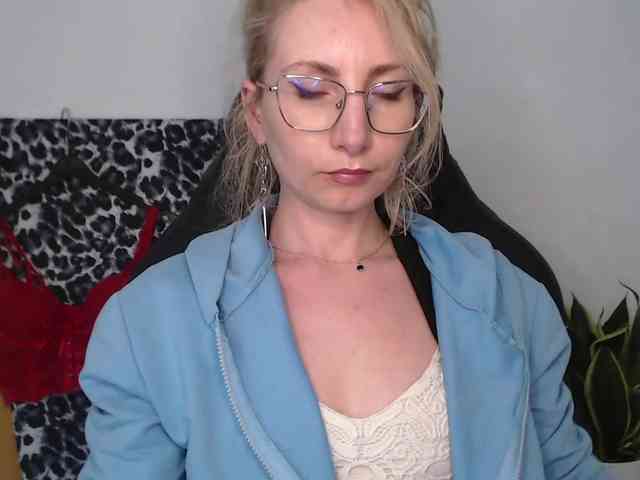 CinderellaMoon webcam