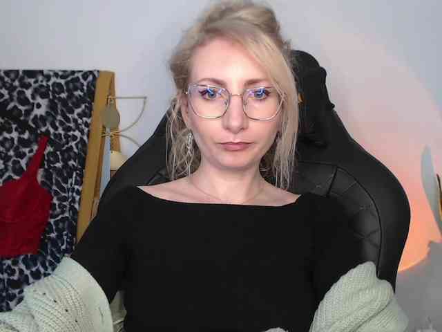 CinderellaMoon webcam