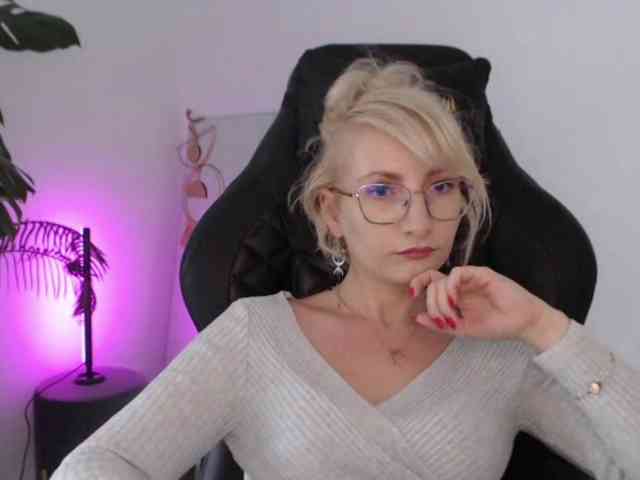 CinderellaMoon webcam
