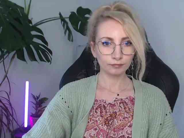 CinderellaMoon webcam