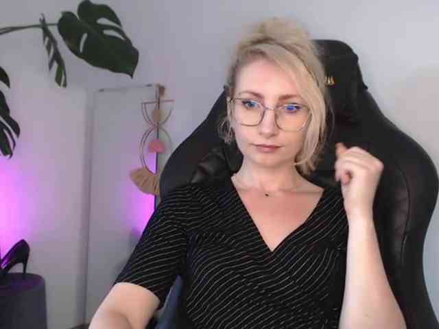 CinderellaMoon webcam