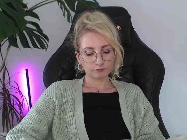 CinderellaMoon webcam