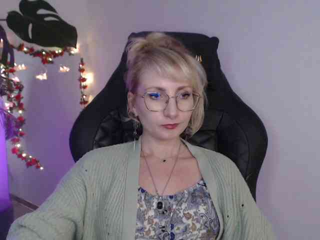 CinderellaMoon webcam