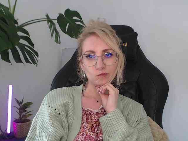 CinderellaMoon webcam