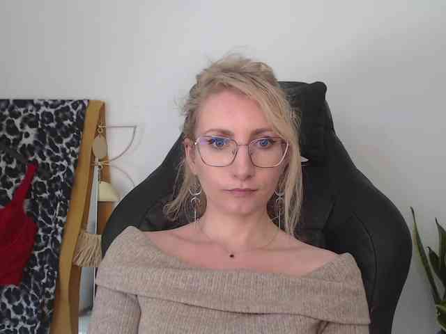 CinderellaMoon webcam