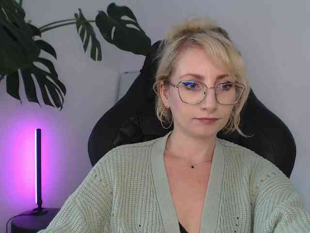 CinderellaMoon webcam