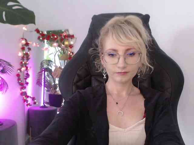 CinderellaMoon webcam