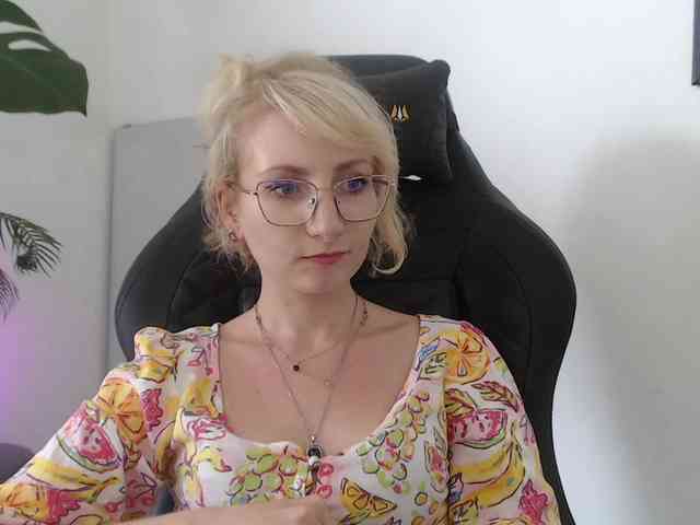 CinderellaMoon webcam