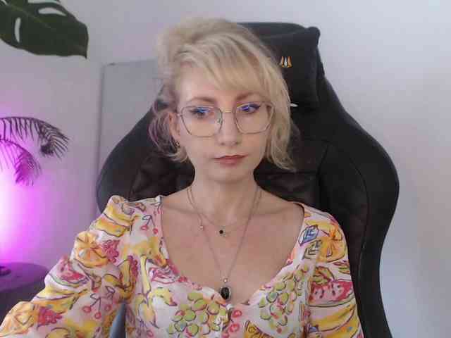 CinderellaMoon webcam