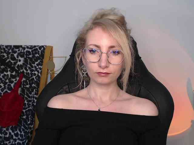 CinderellaMoon webcam