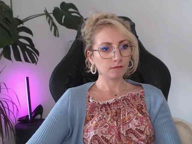 CinderellaMoon webcam