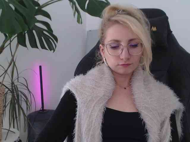 CinderellaMoon webcam