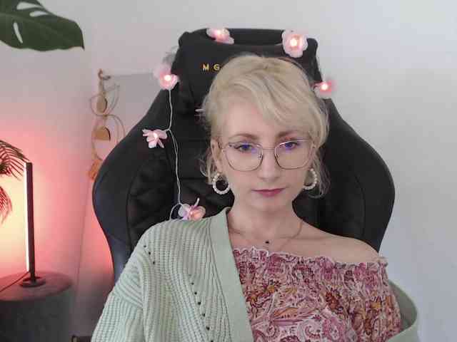 CinderellaMoon webcam