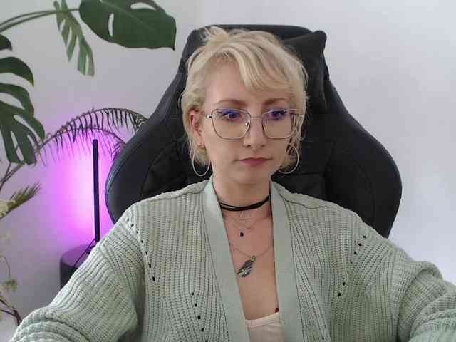 CinderellaMoon webcam