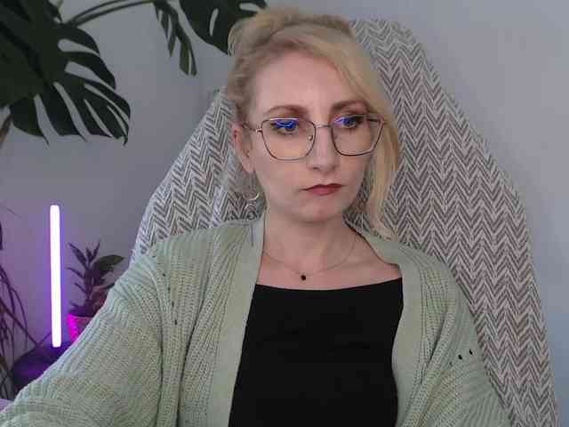 CinderellaMoon webcam