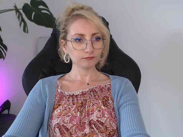 CinderellaMoon webcam