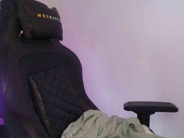 CinderellaMoon webcam