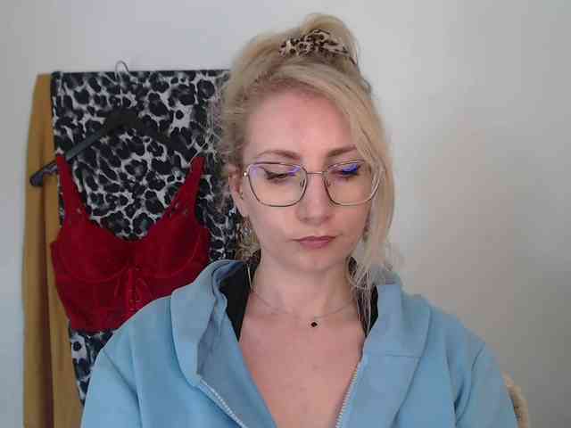 CinderellaMoon webcam