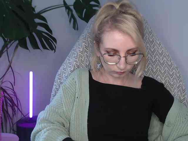 CinderellaMoon webcam