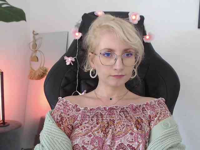 CinderellaMoon webcam
