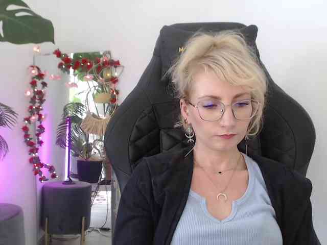 CinderellaMoon webcam