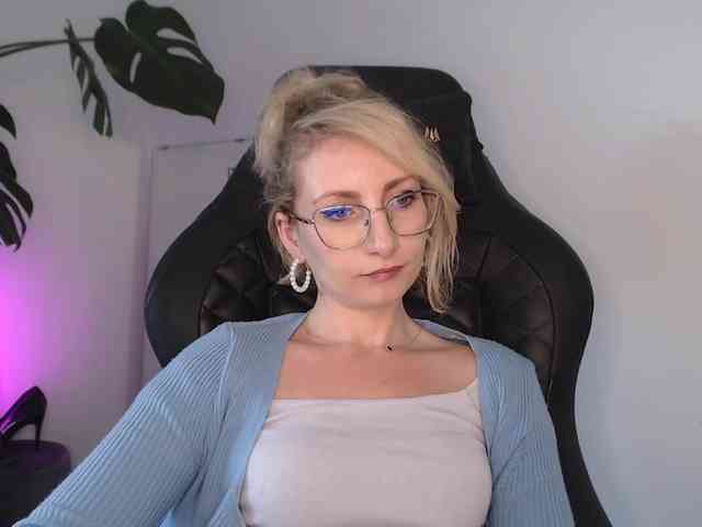 CinderellaMoon webcam