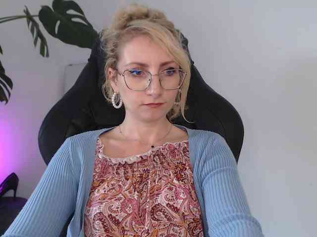 CinderellaMoon webcam