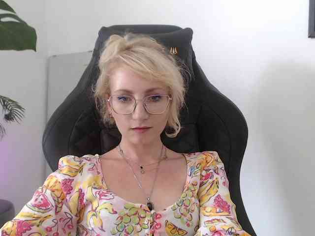 CinderellaMoon webcam
