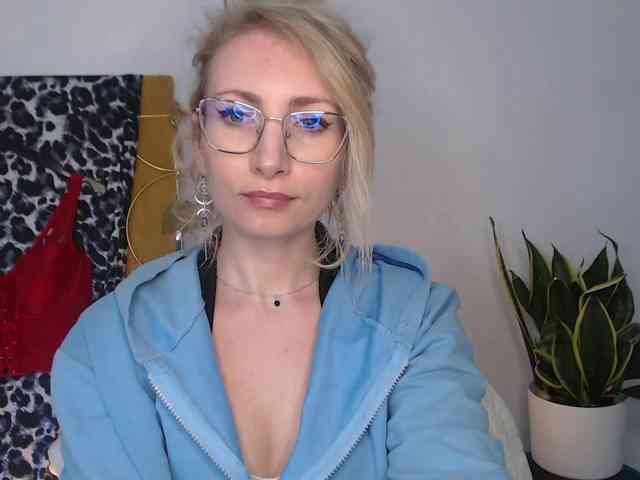 CinderellaMoon webcam