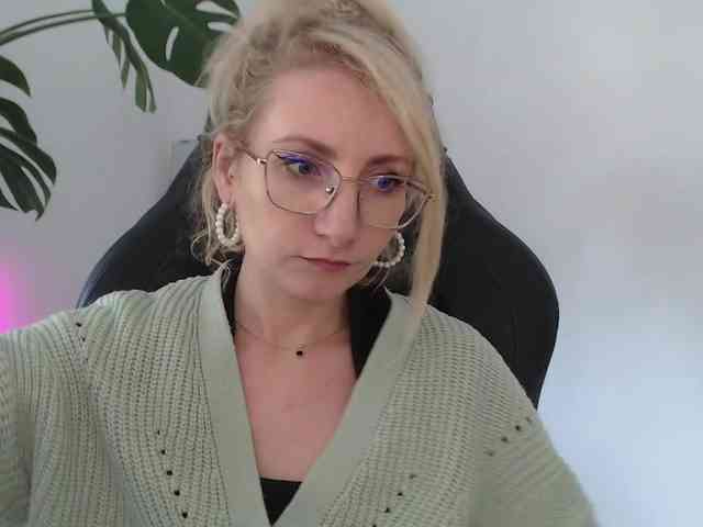 CinderellaMoon webcam