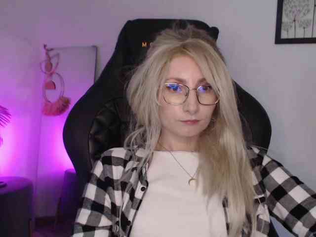 CinderellaMoon webcam