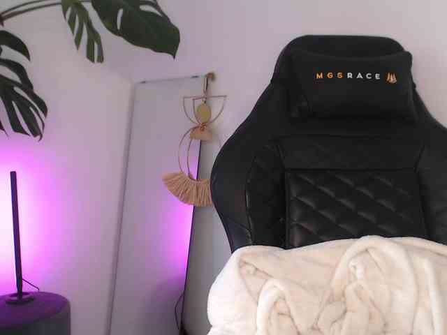 CinderellaMoon webcam