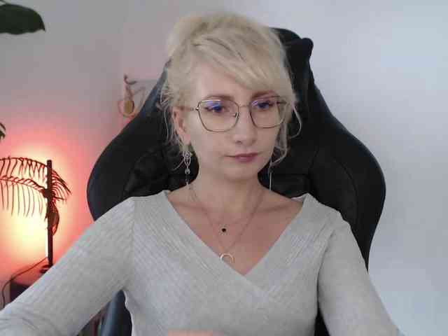 CinderellaMoon webcam