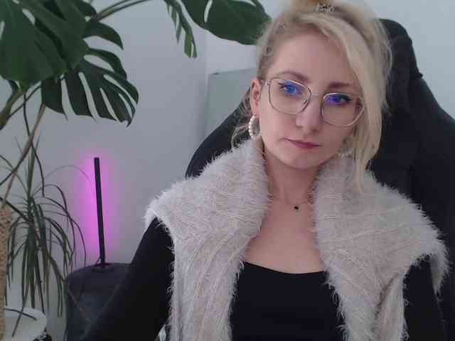 CinderellaMoon webcam