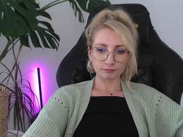 CinderellaMoon webcam