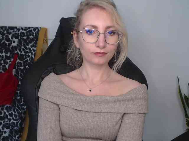 CinderellaMoon webcam