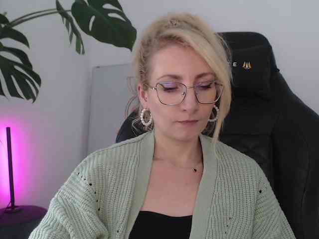 CinderellaMoon webcam